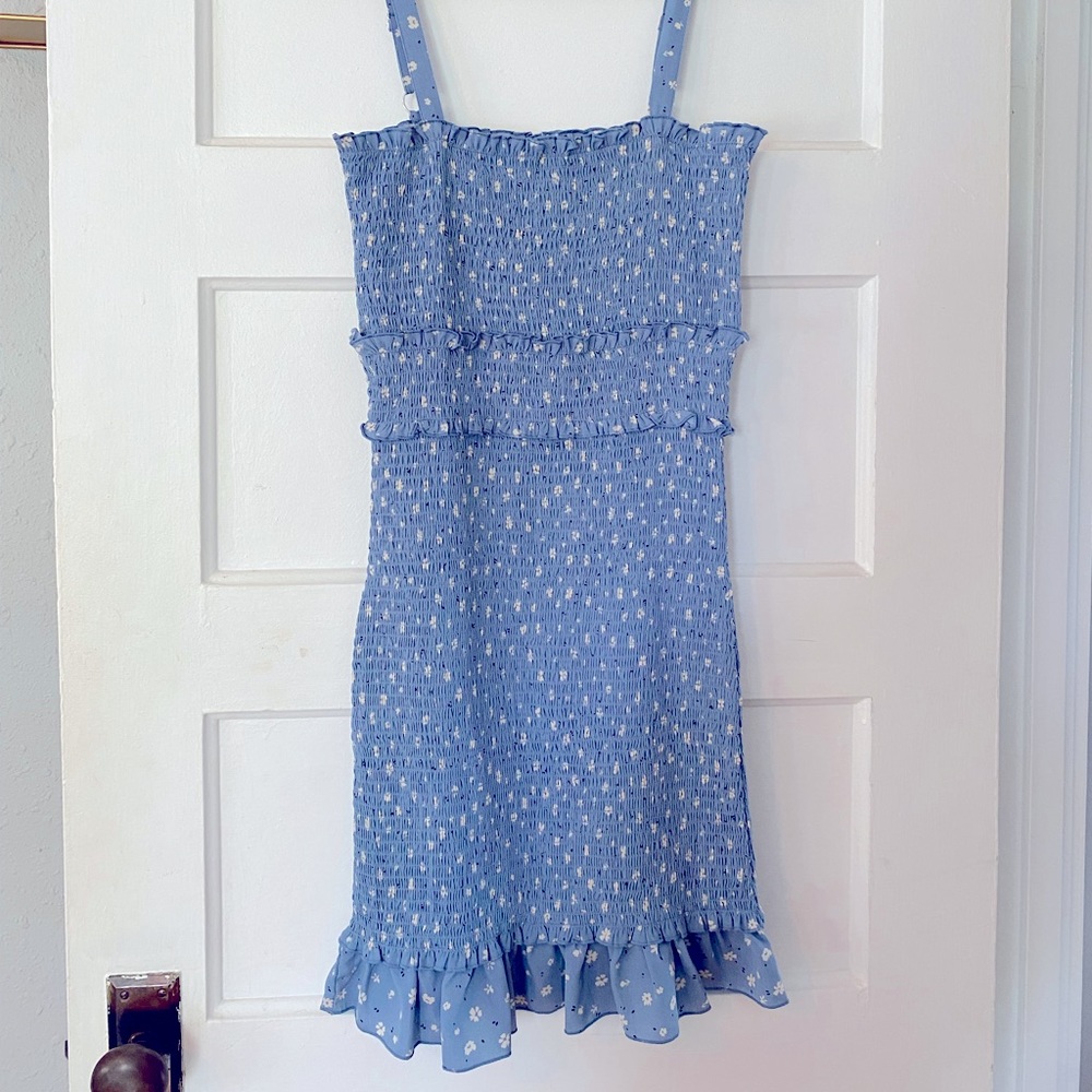 Love Tree Smocked Blue Floral Dress - Size Large